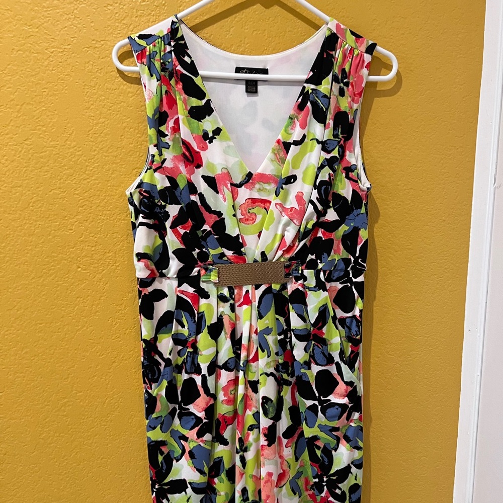 Thalia Sodi dress cinched under the bust.
